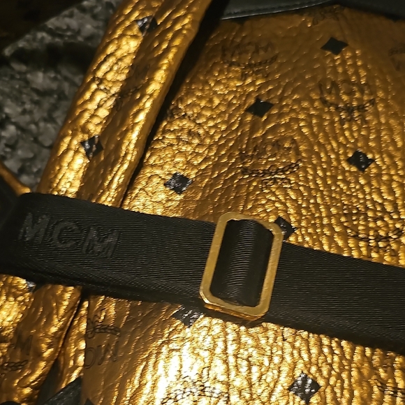 Gold Backpack - Picture 7 of 16